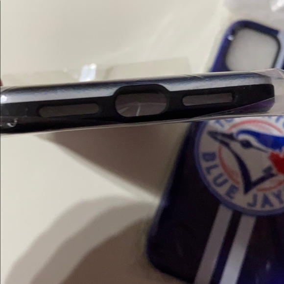 NEW Raptors iPhone 11 case - Picture 3 of 4
